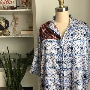 Topshop • Satin Pattern Block Top